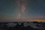 Melkeveien og meteor over Memurutindane.
