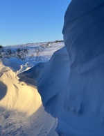 Snøskavler i februarlys!