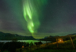 Skummelt nordlys over Gjevilvatnet