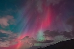 Sterkt Nordlys over Hessafjorden