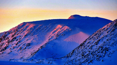 Fjell i desemberlys